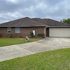 Restoring-homeowners-property-to-like-new-condition-using-house-washing-and-surface-cleaning-in-Northwest-Pensacola 10