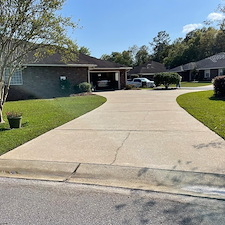 Restoring-homeowners-property-to-like-new-condition-using-house-washing-and-surface-cleaning-in-Northwest-Pensacola 0